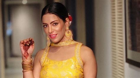 India: Actor Noor Malabika Das dies; decomposed body found in .